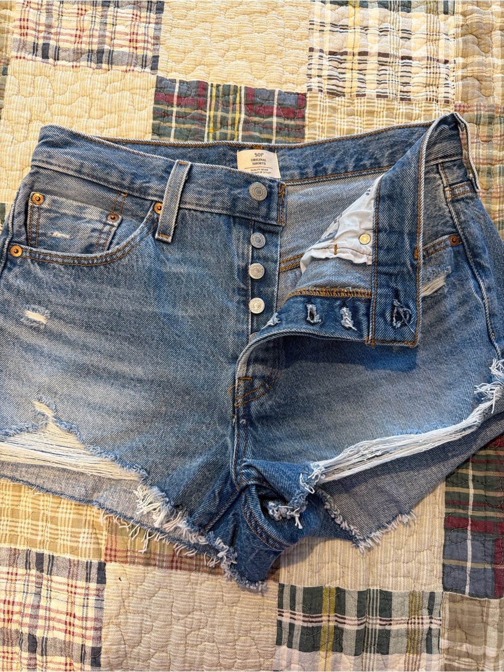 Levi’s 501 Original Button Fly Distressed Denim Shorts Women’s W28